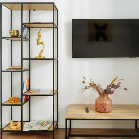 Apartment 16 - Private Terrace & Parking Bucharest