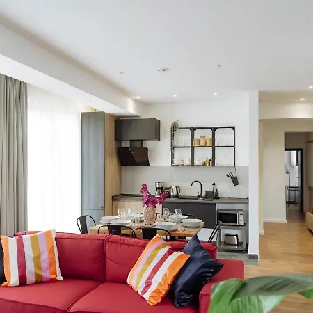 Apartment 16 - Private Terrace & Parking Bucharest