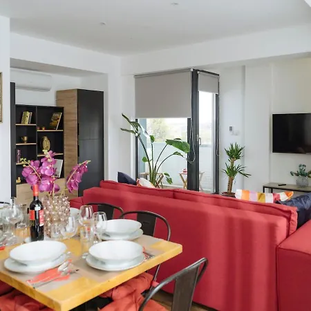 16 - Private Terrace & Parking Daire