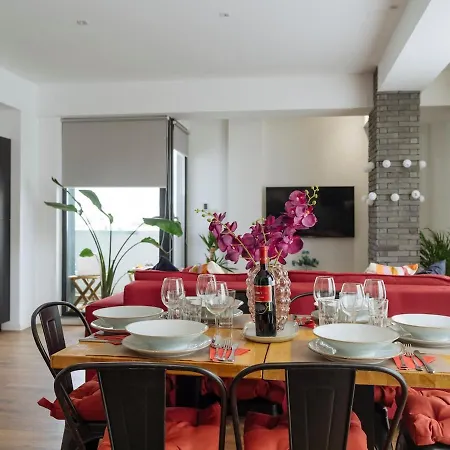 16 - Private Terrace & Parking Апартаменты *