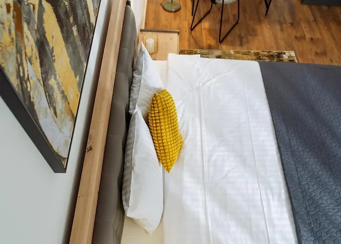 16 - Private Terrace & Parking * 布加勒斯特