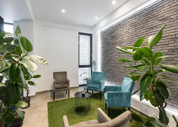 16 - Private Terrace & Parking Apartman