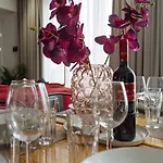 16 - Private Terrace & Parking 아파트 *