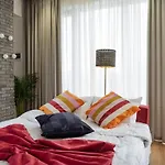 16 - Private Terrace & Parking 아파트 *