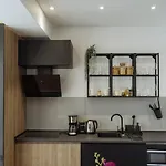 16 - Private Terrace & Parking * 부쿠레슈티