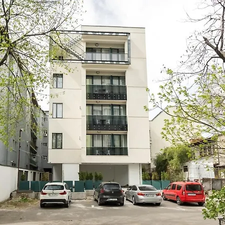 아파트 16 - Private Terrace & Parking 부쿠레슈티