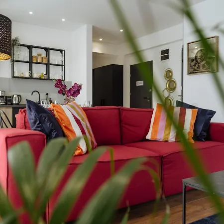 16 - Private Terrace & Parking