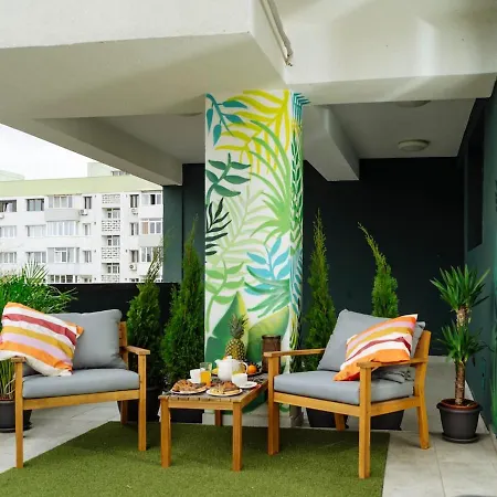 16 - Private Terrace & Parking